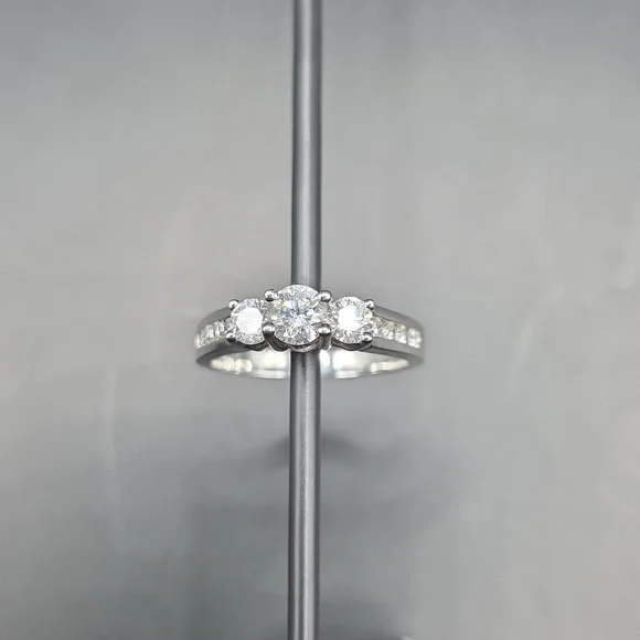 1 Carat Total Weight Diamond Engagemwnt Anniversary Wedding Ring Size 8